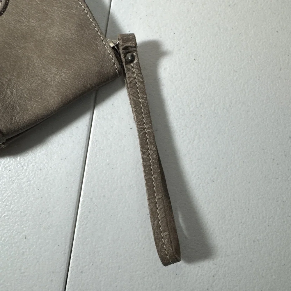 Roots Canada Genuine Leather Wristlet Pouch Clutch Bag Brown Zip Top Vintage